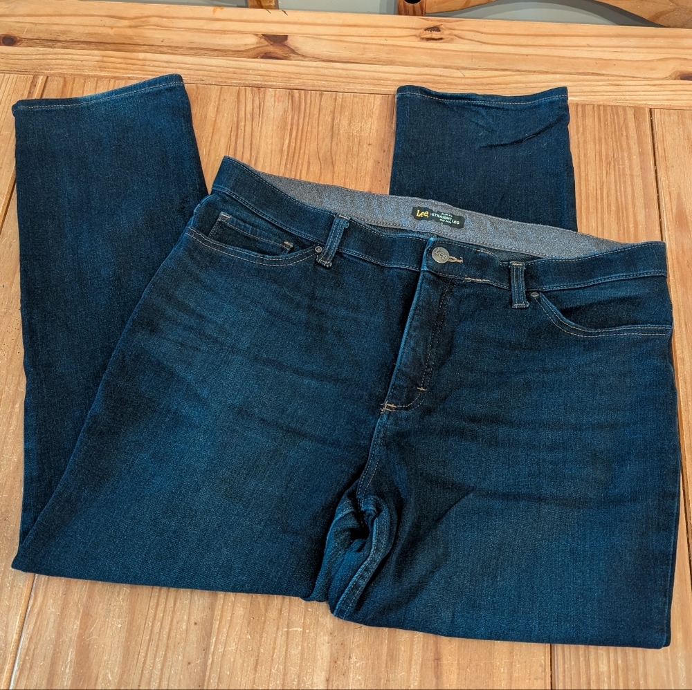 Women's Lee Dark Wash Straight Leg Mid-Rise Slim Fit Jeans, Size 18 MED